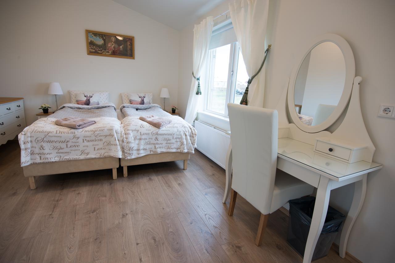 Guesthouse Grund Grindavík Екстериор снимка