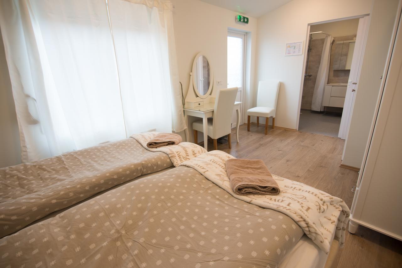 Guesthouse Grund Grindavík Екстериор снимка